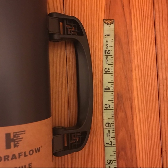 Hydraflow Black Insulated 54 Oz. Thermos, NWT, 14” - Picture 7 of 8
